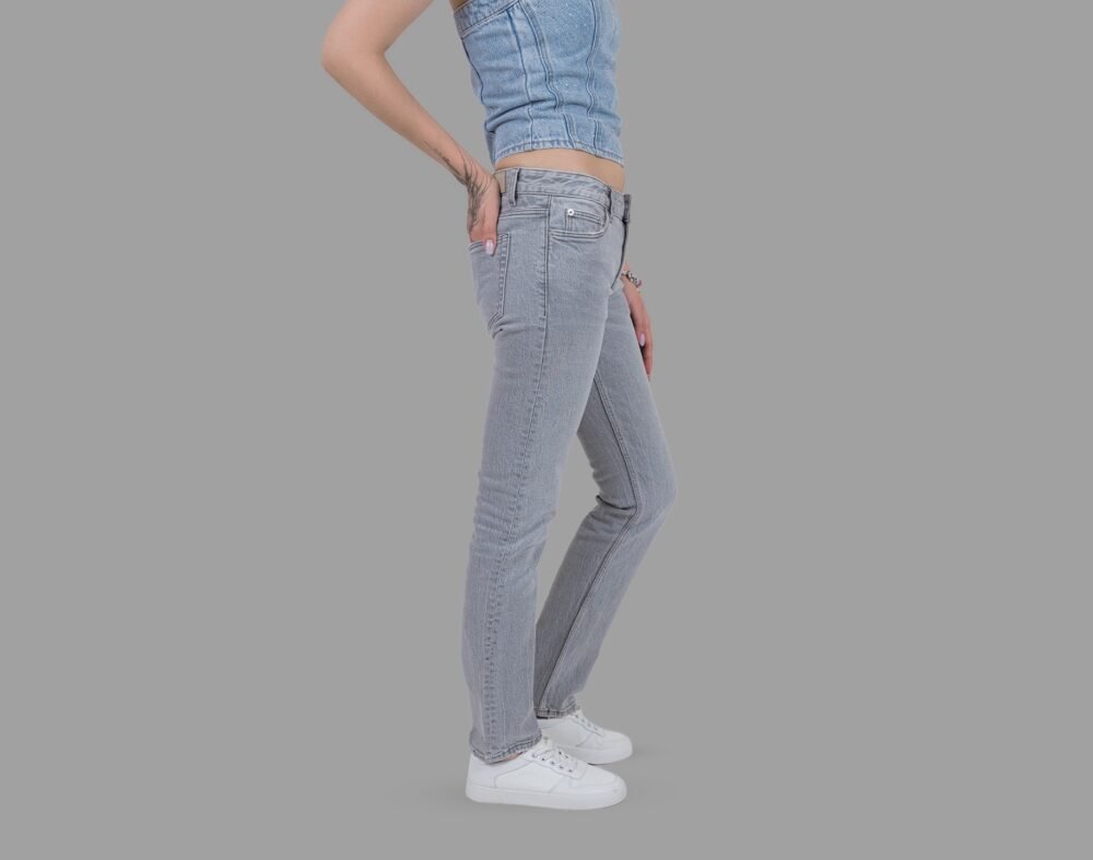 Straight Jeans