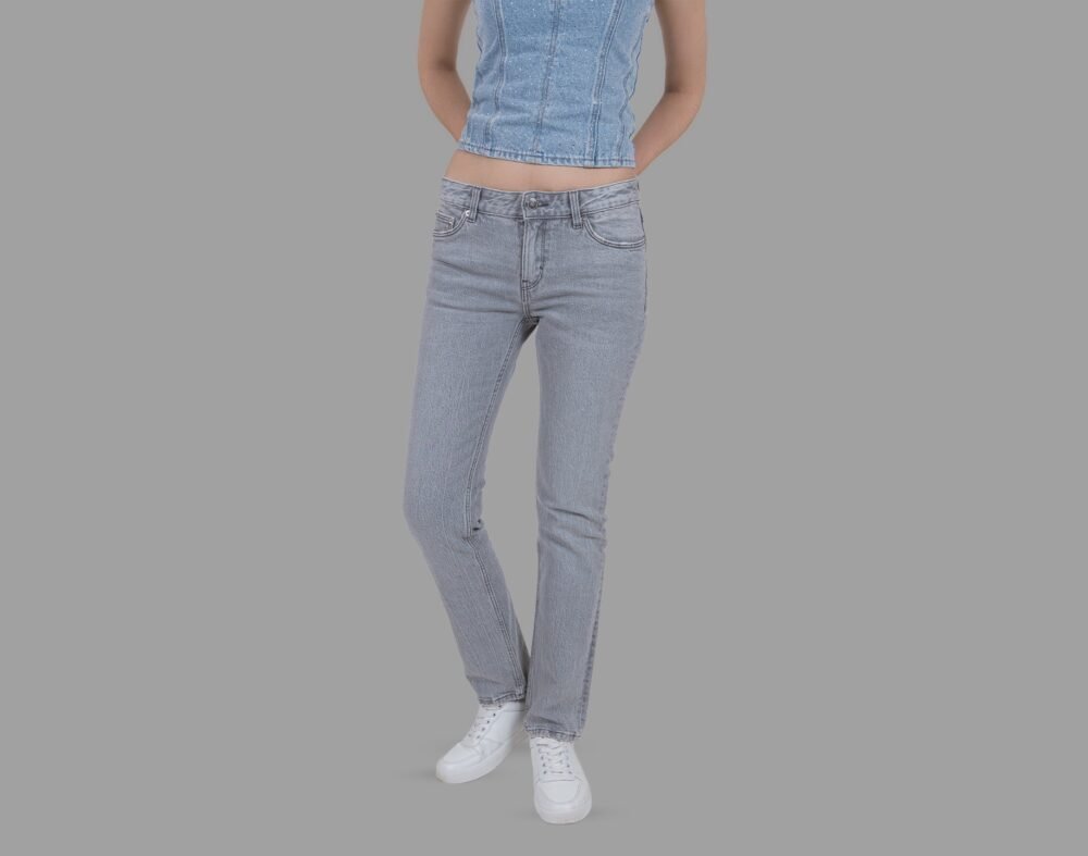 Straight Jeans